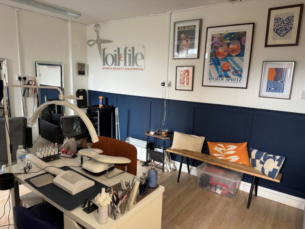 Lot: 89 - FREEHOLD FOUR STOREY MIXED COMMERCIAL AND RESIDENTIAL INVESTMENT - Reverse Angle of the Lower Ground Floor
